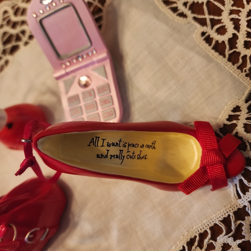 Red High Heel Shoe and Accessories Set Ornaments - Picture 5 of 6